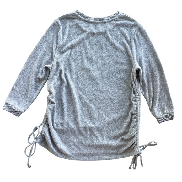 Love and Lace Gray Sweater with Fashion Graphic - Picture 3 of 16